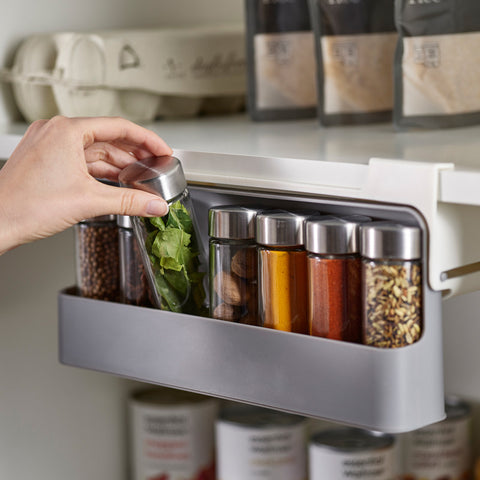 The Six Spices Organizer - Simplify, Organize, and Spice up Your Kitchen.